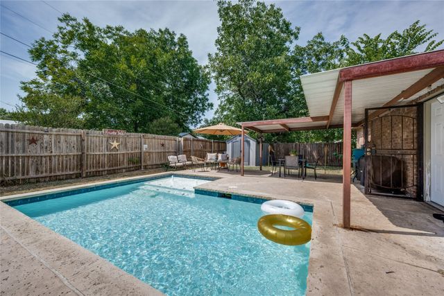 105 N 7th Street, Sanger, TX 76266