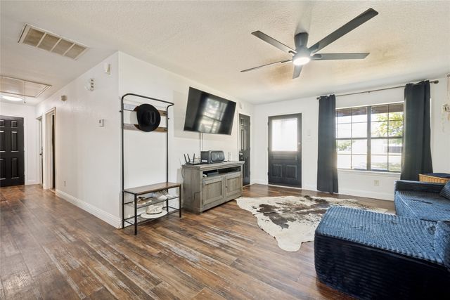 105 N 7th Street, Sanger, TX 76266