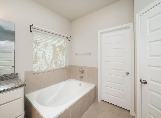 800 Savannah CV, Elgin, TX 78621