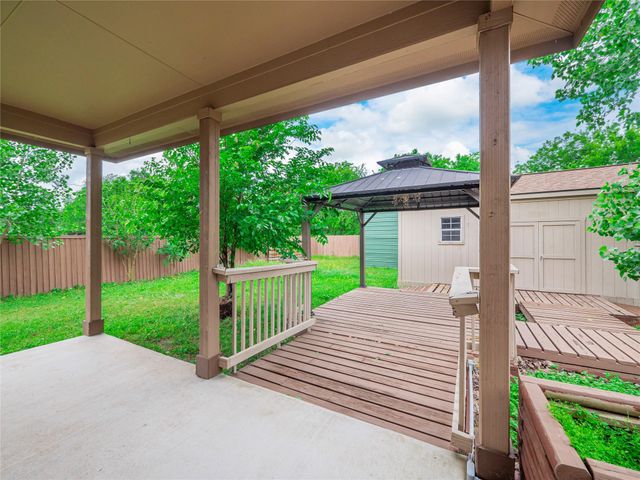 800 Savannah CV, Elgin, TX 78621