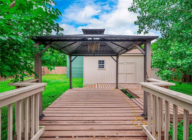 800 Savannah CV, Elgin, TX 78621