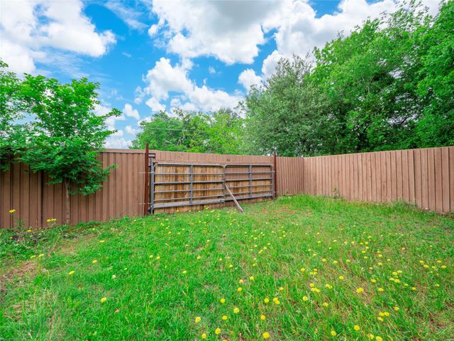 800 Savannah CV, Elgin, TX 78621