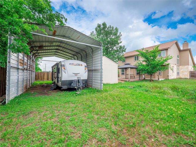 800 Savannah CV, Elgin, TX 78621