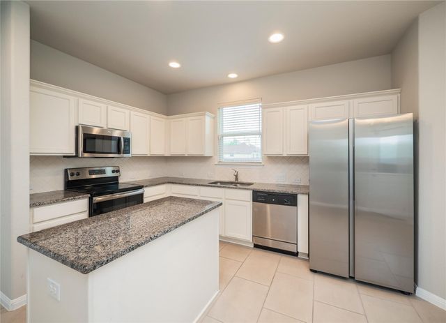 800 Savannah CV, Elgin, TX 78621