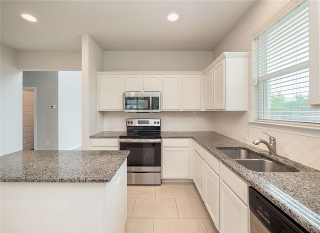 800 Savannah CV, Elgin, TX 78621