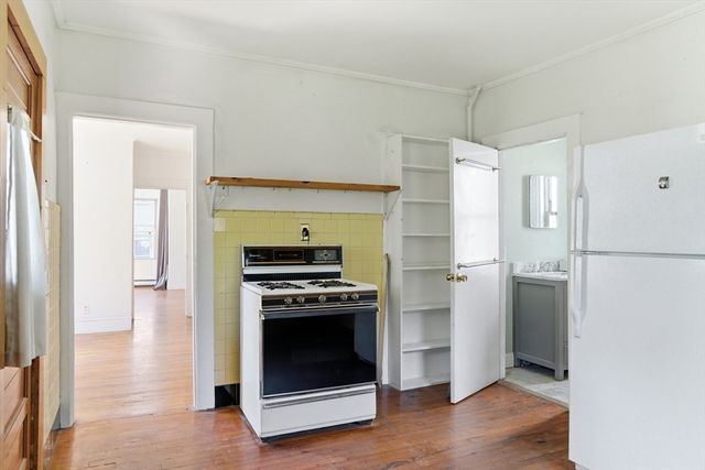 8 Parker Pl, Somerville, MA 02143