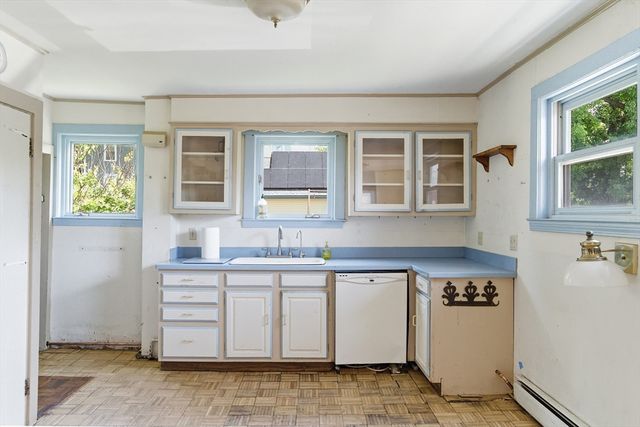 8 Parker Pl, Somerville, MA 02143