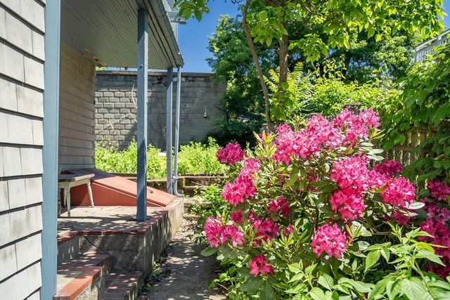 8 Parker Pl, Somerville, MA 02143