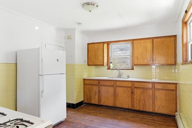8 Parker Pl, Somerville, MA 02143