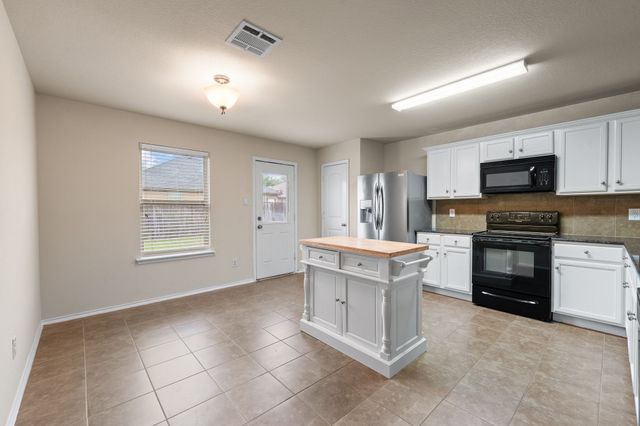 227 Old Spanish Trail, Waxahachie, TX 75167