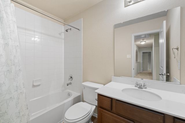 227 Old Spanish Trail, Waxahachie, TX 75167