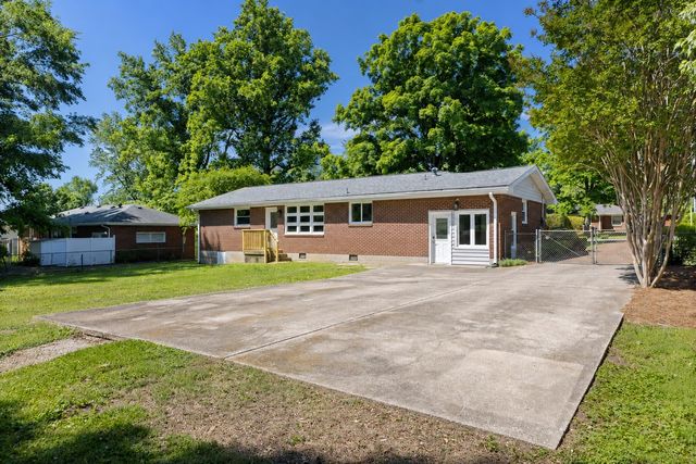 5002 Churchill Dr, Nashville, TN 37211
