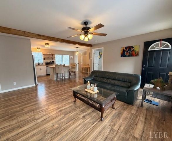 4378 Hummingbird Ln, Concord, VA 24538