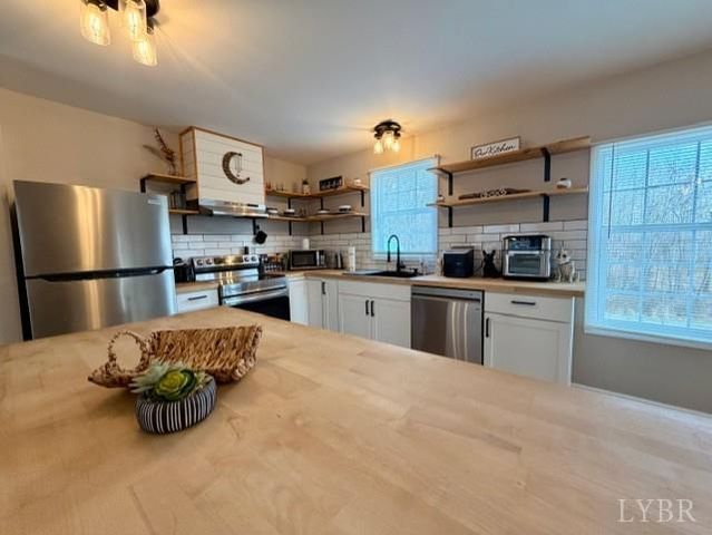 4378 Hummingbird Ln, Concord, VA 24538