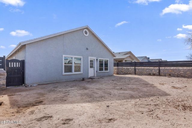 401 PLATEAU Drive, Socorro, TX 79927