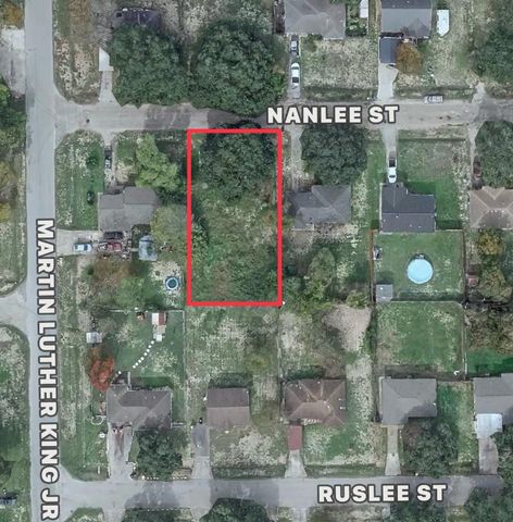 229 Nanlee Street, La Marque, TX 77568