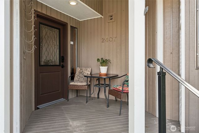 2407 SE 8th Place, Renton, WA 98055