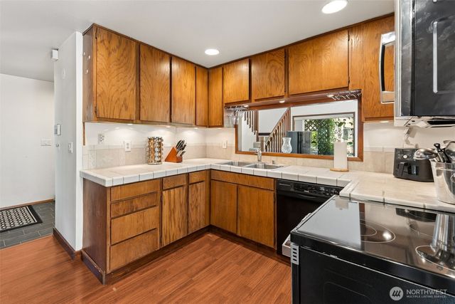2407 SE 8th Place, Renton, WA 98055
