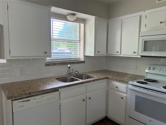 110 Laurie Lane Lane, Willis, TX 77378