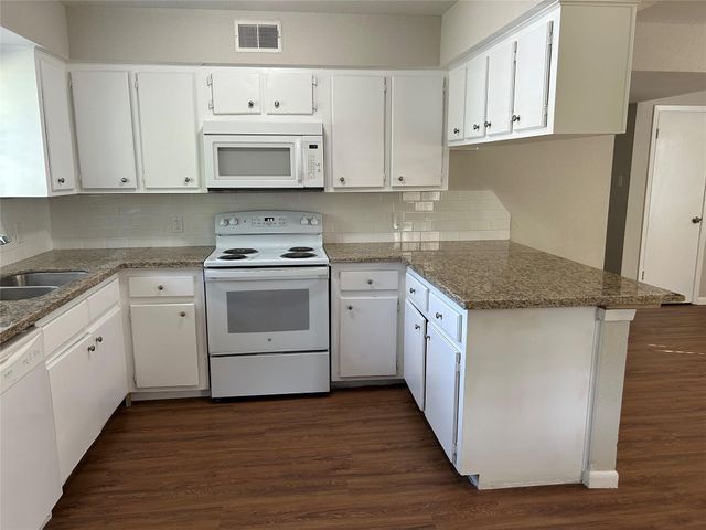 110 Laurie Lane Lane, Willis, TX 77378