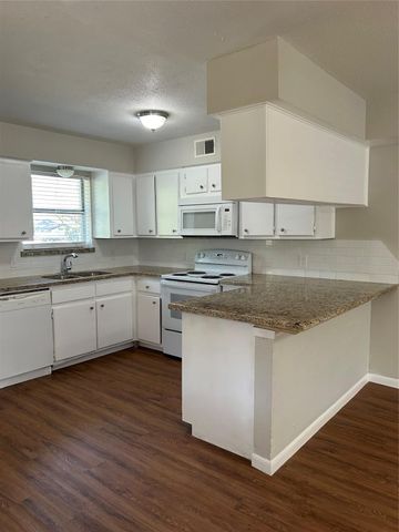 110 Laurie Lane Lane, Willis, TX 77378