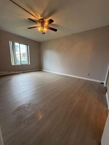 614 Sea Pine Way C1, Greenacres, FL 33415