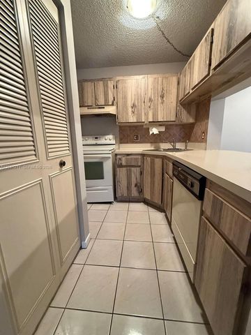 614 Sea Pine Way C1, Greenacres, FL 33415