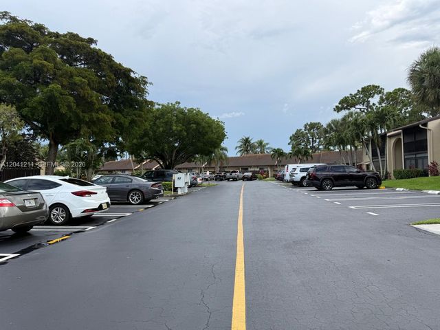 614 Sea Pine Way C1, Greenacres, FL 33415