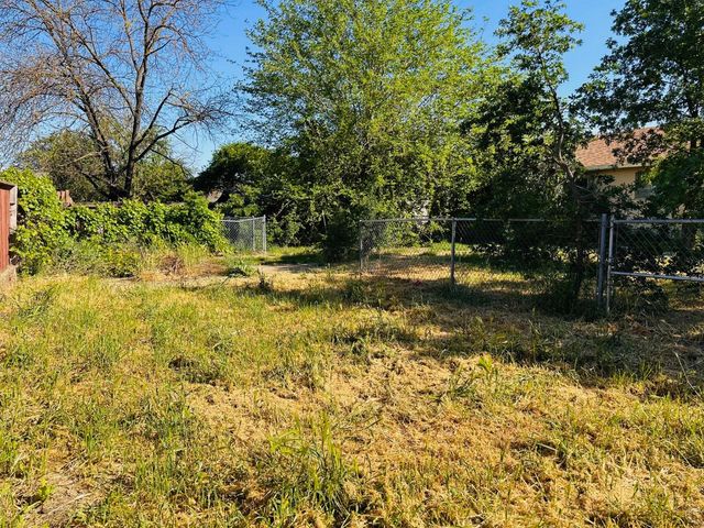 451 S Coolidge Ave, Stockton, CA 95215