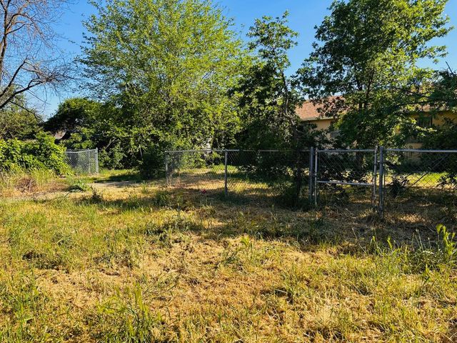 451 S Coolidge Ave, Stockton, CA 95215