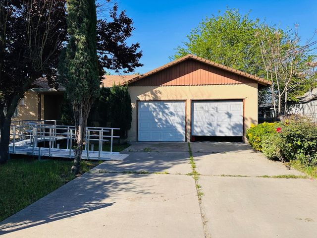 451 S Coolidge Ave, Stockton, CA 95215