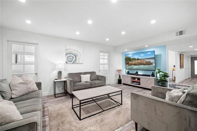 1325 Valley View Road 105, Glendale, CA 91202