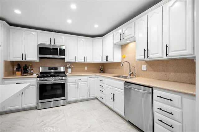 1325 Valley View Road 105, Glendale, CA 91202