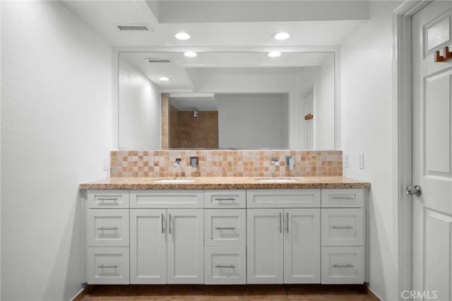 1325 Valley View Road 105, Glendale, CA 91202
