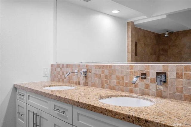 1325 Valley View Road 105, Glendale, CA 91202
