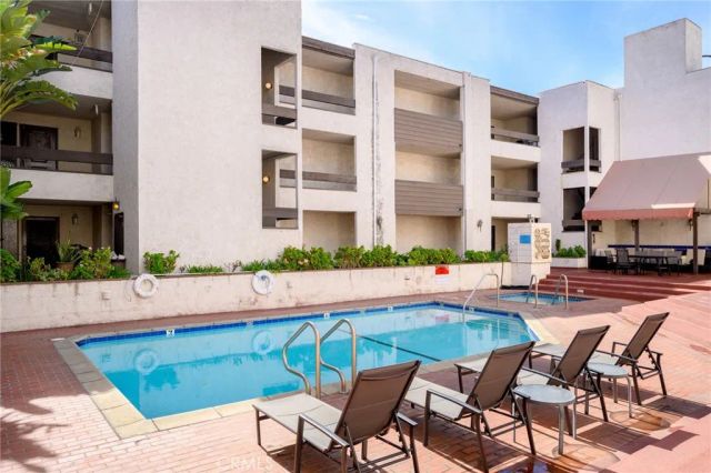 1325 Valley View Road 105, Glendale, CA 91202