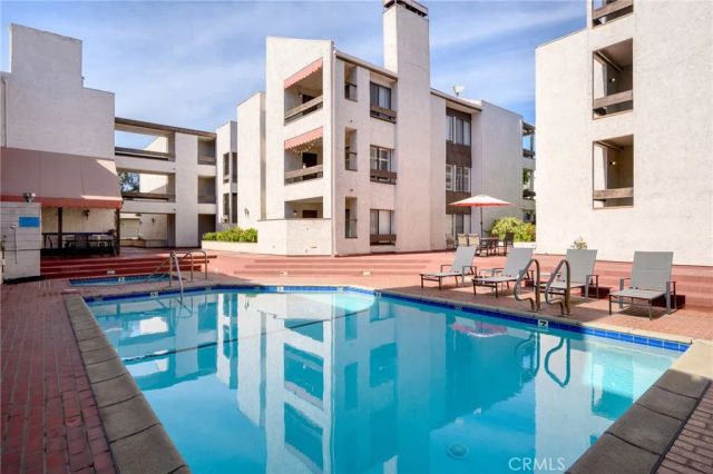 1325 Valley View Road 105, Glendale, CA 91202