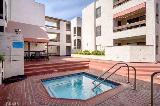1325 Valley View Road 105, Glendale, CA 91202