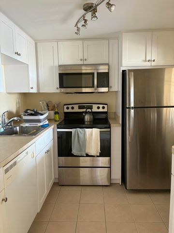 1830 Embassy Drive 506, West Palm Beach, FL 33401