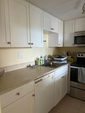 1830 Embassy Drive 506, West Palm Beach, FL 33401