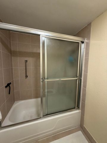 1830 Embassy Drive 506, West Palm Beach, FL 33401