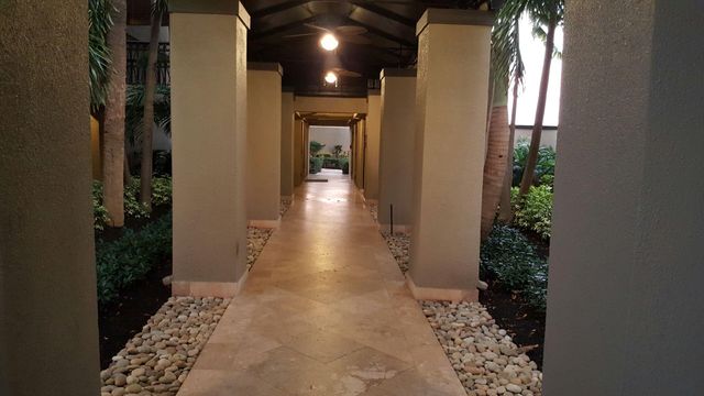 1830 Embassy Drive 506, West Palm Beach, FL 33401