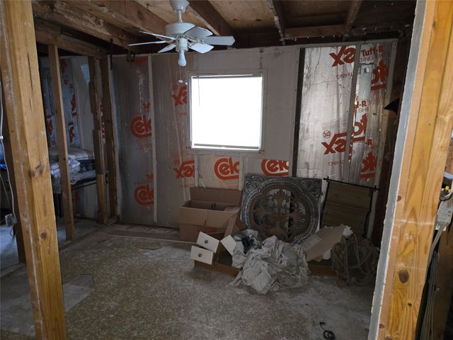 2067 Chaparral Drive, Gainesville, TX 76240