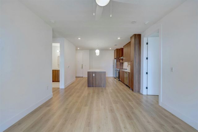 1701 Simond Ave 411, Austin, TX 78723