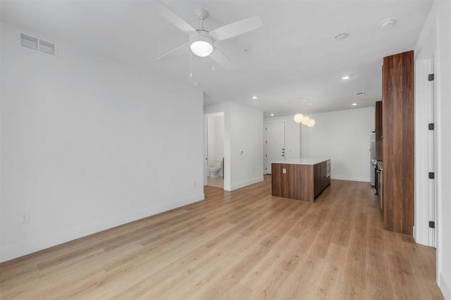 1701 Simond Ave 411, Austin, TX 78723