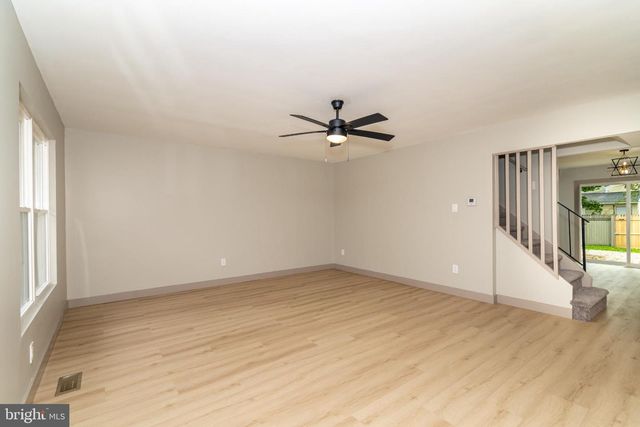 4 MAGNOLIA CT, Sicklerville, NJ 08081