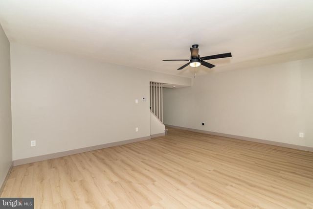 4 MAGNOLIA CT, Sicklerville, NJ 08081