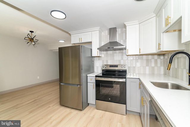 4 MAGNOLIA CT, Sicklerville, NJ 08081