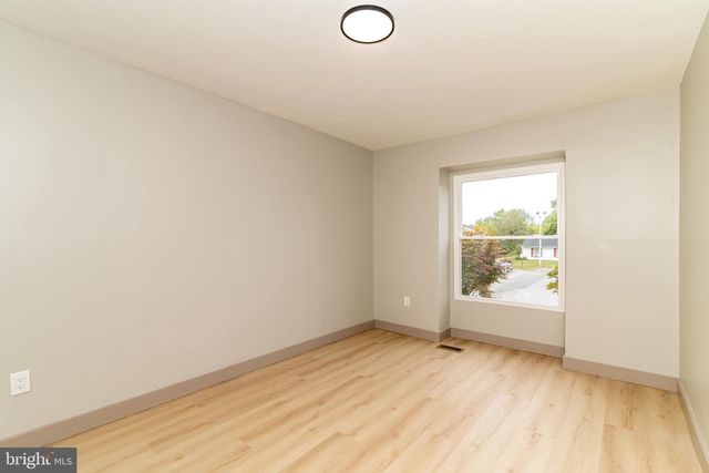 4 MAGNOLIA CT, Sicklerville, NJ 08081