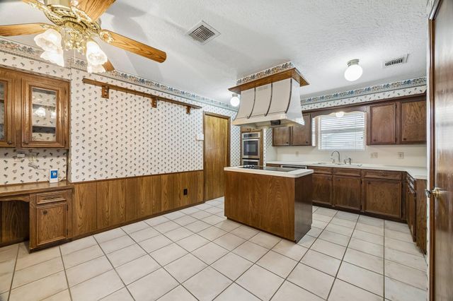 2214 Donegal Court, Deer Park, TX 77536